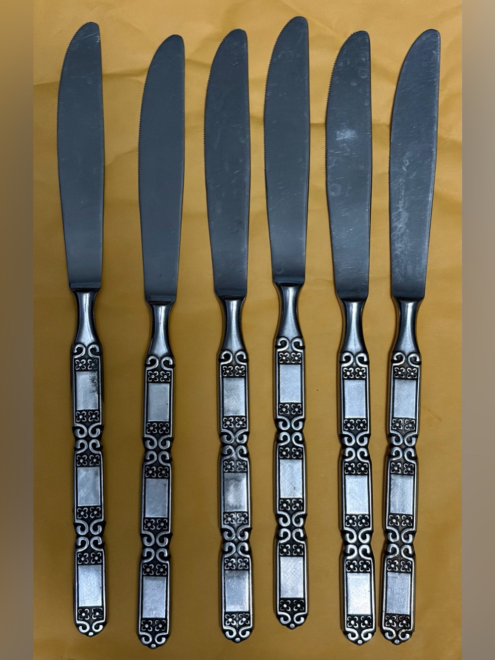 Oneida Madrid knives- lot of 6